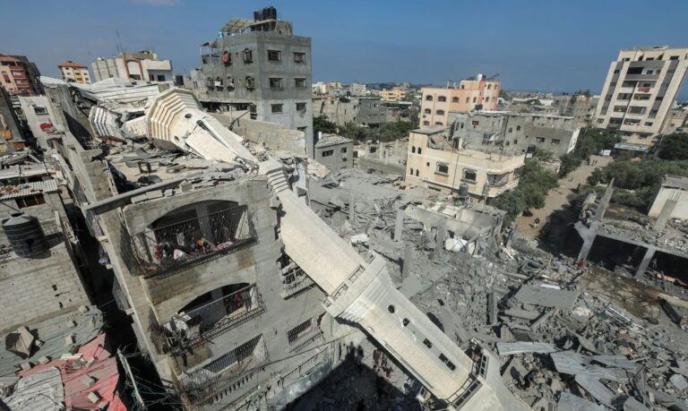 Ataque israelense em Nuseirat, centro de Gaza 
 17/7/2024    REUTERS/Ramadan Abed