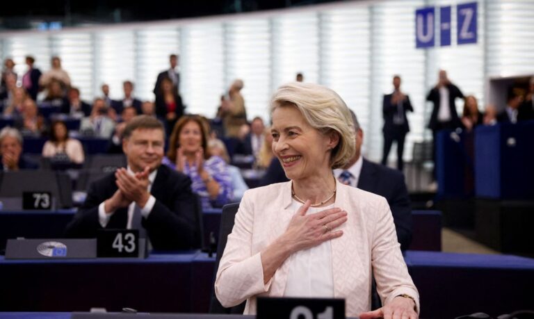 Ursula von der Leyen no Parlamento Europeu
18/7/2024   REUTERS/Johanna Geron