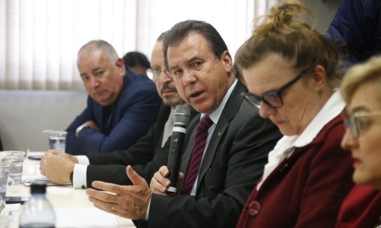 São Paulo - SP 15/07/2024 Ministro Luiz Marinho, se reúne com as centrais sindicais, no escritório do DIEESE na capital paulista. Em discussão, um ano da Lei de Igualdade Salarial.Foto: Paulo Pinto/Agencia Brasil