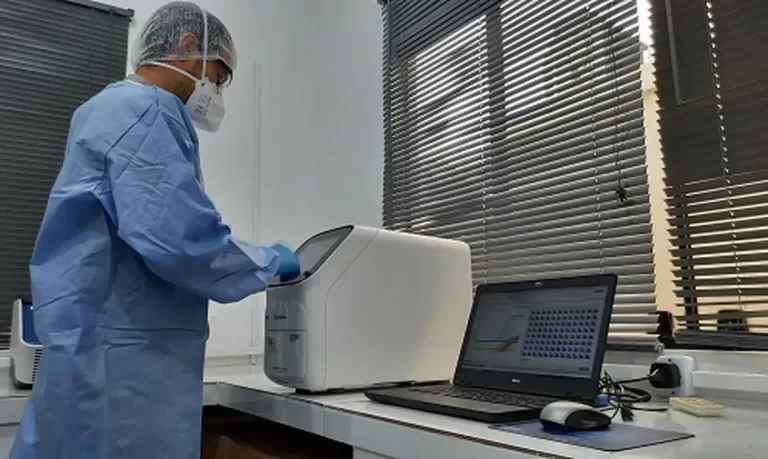 Rio de Janeiro (RJ) - Pesquisadores descreveram método molecular para a quantificação da carga viral de indivíduos portadores de hepatite Delta 
Foto: Fiocruz Rondônia/Divulgação