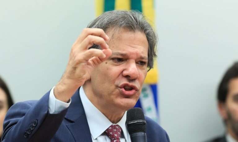 Brasília (DF) 22/05/2024 Ministro da Fazenda, Fernando Haddad, durante audiência pública na Comissão de Finanças e Tributação da Câmara dos Deputados. Ele falou sobre a política econômica que vem sendo desenvolvida pela pasta. Foto Lula Marques/ Agência Brasil