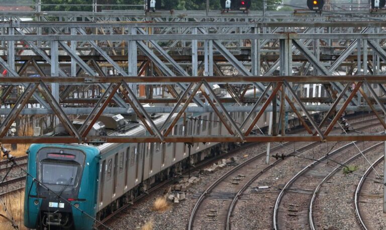 Rio de Janeiro (RJ), 28/04/2023 - Trens urbanos da Supervia. Controladora da Supervia desiste da gestão do sistema de trens metropolitanos do Rio de Janeiro. Foto: Tânia Rêgo/Agência Brasil