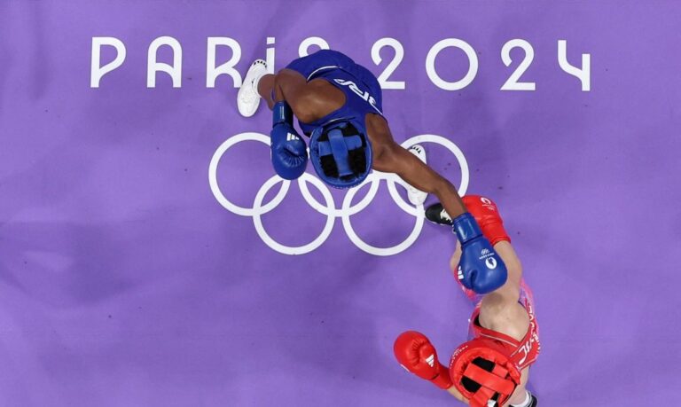 Luta de boxe durante a Olimpíada Paris 2024
02/08/2024 Richard Pelham/Pool via REUTERS