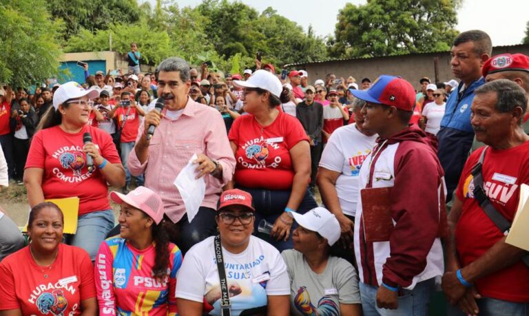 Brasília (DF) 23/08/2024 -  O presidente Nicolás Maduro visitou a Comuna Los Tacarigua Sur, localizada no estado de Carabobo, para inspecionar a construção do muro de contenção do canal Los Cocos, um dos projetos prioritários que foi aprovado na primeira eleição comunal. 
Foto: Ministerio del Poder Popular para las Comunas y los Movimientos Sociales/Divulgação