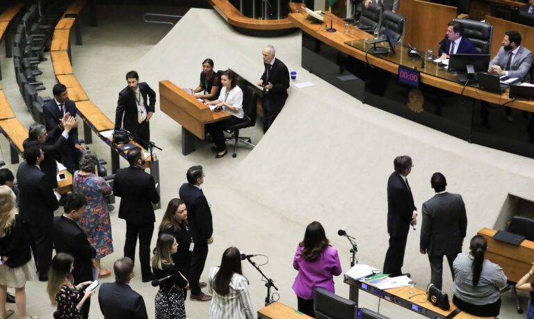 Brasília (DF) 12/09/2024   Sessão da Câmara dos Deputados para conclusão da votação do projeto de lei que propõe uma transição de três anos para o fim da desoneração da folha de pagamentos de 17 setores da economia. Foto Lula Marques/ Agência Brasil