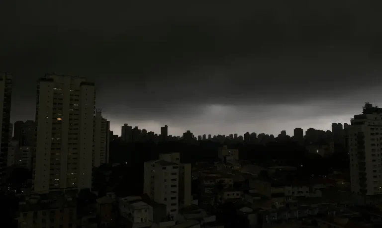 São Paulo (SP), 23/10/2024 - Chuva forte no final da tarde em São Paulo. Foto: Paulo Pinto/Agência Brasil