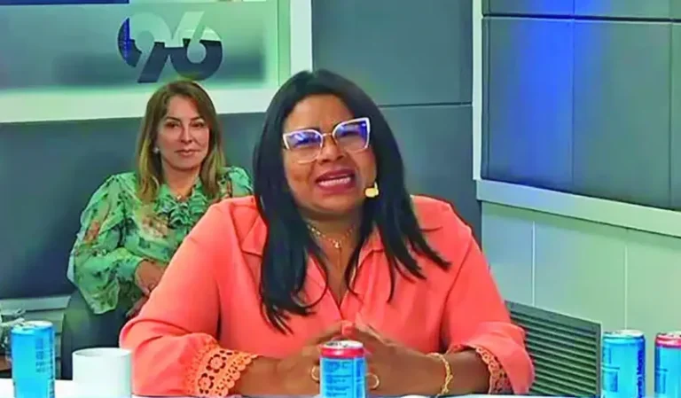 Prefeita eleita de Parnamirim, Professora Nilda (SDD), concede entrevista à rádio 96 FM com a vice Kátia Pires (UB) / Foto: Youtube - Reprodução