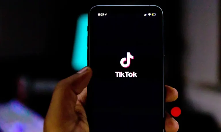 Câmara dos EUA aprova projeto de lei para forçar ByteDance a vender TikTok ou sofrer proibição. Foto: Solen Feyissa/Flickr