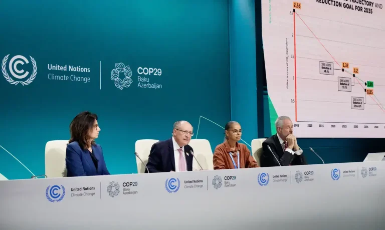 Baku, 13/11/2024 - Vice-Presidente da República Geraldo Alckmin e a ministra do Meio Ambiente Marina Silva durante Entrevista coletiva na COP 29. Foto: Cadu Gomes/VPR