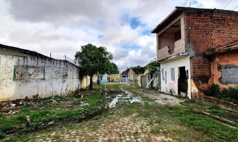 Iminente colapso de uma mina de exploração de sal-gema da Braskem, provoca afundamento do solo que já condenou milhares de casas em bairros de Maceió. Foto: UFAL