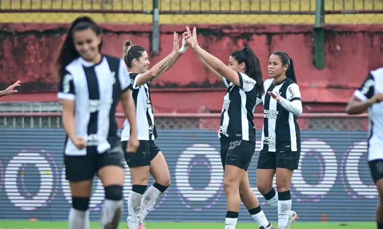 Corinthians vence fora de casa o São Paulo, por 1 a 0, no primeiro jogo da semifinal do Paulista feminino, em 03/11/2024