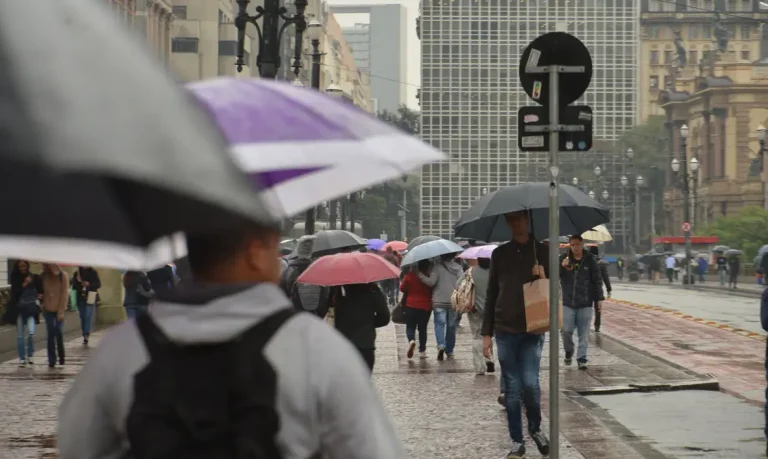 Chuva na região central de São Paulo.