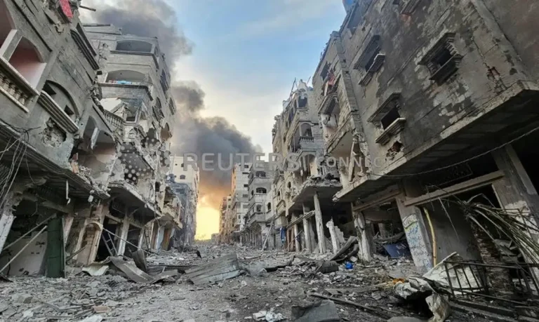 Casas e edifícios destruídos por ataques israelenses em Jabalia, norte da Faixa de Gaza 11/10/2023 REUTERS/Anas al-Shareef