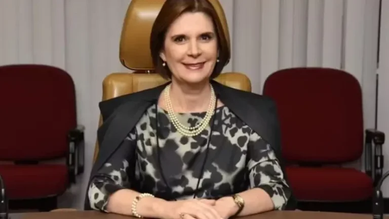 Maria Elizabeth Rocha é a primeira mulher eleita para presidir o Superior Tribunal Militar (Foto: Divulgação/STM)