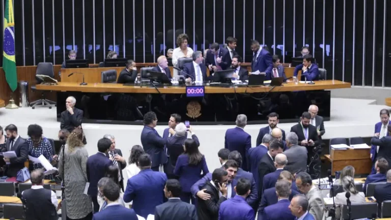 Plenário da Câmara dos Deputados em sessão deliberativa nesta terça-feira 10 - Foto: BRUNO SPADA / CÂMARA