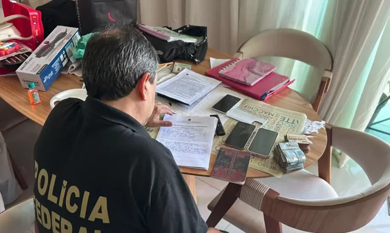 Rio de Janeiro (RJ), 13/12/2024 - A Polícia Federal deflagrou a Operação Têmis, para desarticular organização criminosa atuante na Baixada Fluminense suspeita de compra de votos e lavagem de dinheiro. Foto: Polícia Federal/Divulgação