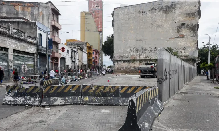 São Paulo (SP), 16/01/2025 - Prefeitura de São Paulo ergue muro na “cracolândia” no centro velho da cidade
Foto: Paulo Pinto/Agência Brasil