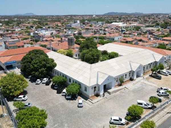imagem aerea mostrando o hospital do serido em caico