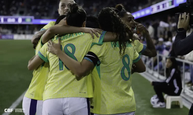 seleção brasileira feminina vence Estados Unidos por 2 a 1 em amistoso, em 08/04/2025