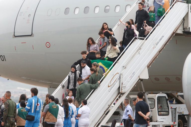 Em 2024, FAB resgatou brasileiros que estavam no Líbano Paulo Pinto/Agência Brasil - 19.10.2024