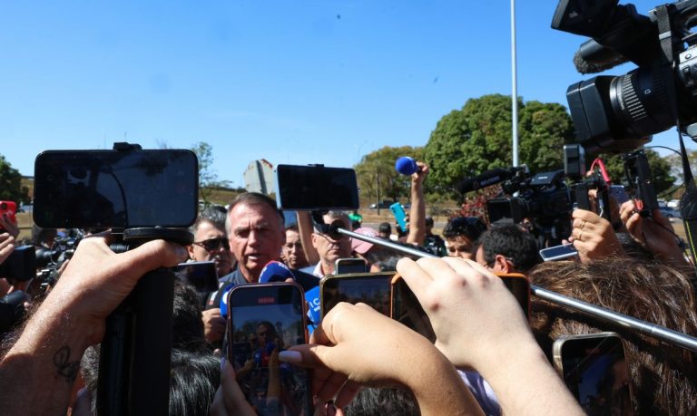 Brasília (DF), 18/07 /2025  - Bolsonaro fala a imprensa após colocar  tornozeleira na Secretaria de Administração Penitenciária do Distrito Federal. Foto Antônio Cruz / Agência Brasil