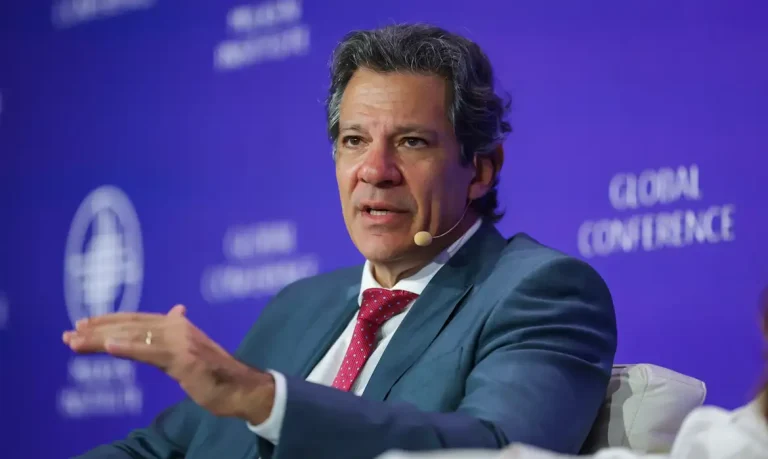 Los Angeles, 05/05/2025 - Ministro da Fazenda, Fernando HAddad, participa da Sessão