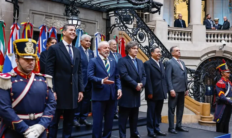 Presidente da República, Luiz Inácio Lula da Silva, durante foto oficial da 66ª Cúpula de Presidentes dos Estados Partes do Mercosul e dos Estados Associados. Palácio San Martín, Buenos Aires, Argentina.  Foto: Ricardo Stuckert