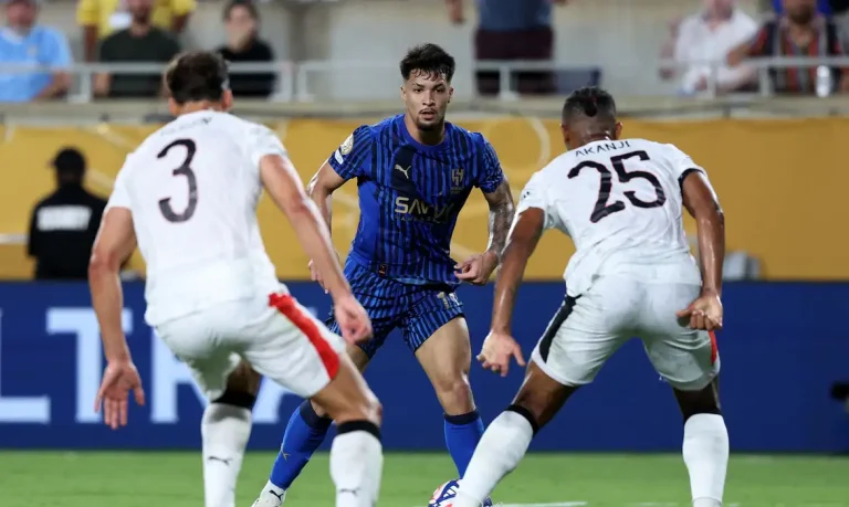Marcos Leonardo em jogo do Al Hilal contra o Manchester City
 30/6/2025     IMAGN IMAGES via Reuters/Nathan Ray Seebeck