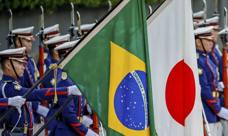 Presidente da República, Luiz Inácio Lula da Silva, durante cerimônia de boas-vindas.
Palácio Imperial do Japão.

Foto: Ricardo Stuckert / PR