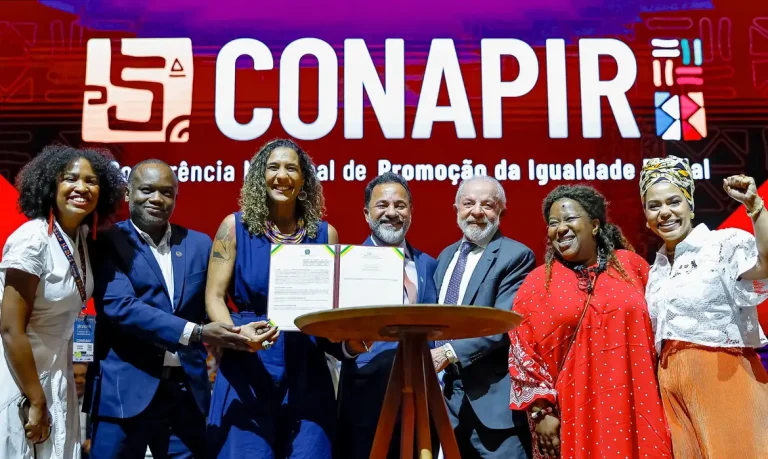 Presidente da República, Luiz Inácio Lula da Silva, durante cerimônia de abertura da 5ª Conferência Nacional de Promoção da Igualdade Racial – CONAPIR. Centro de Convenções Ulysses Guimarães – Brasília (DF)

Foto: Ricardo Stuckert / PR