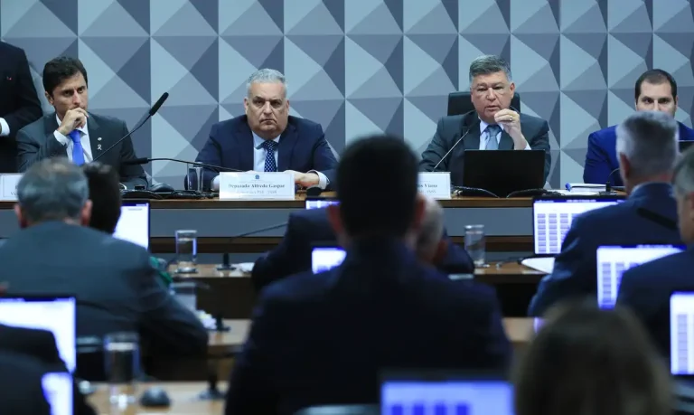 Brasília (DF), 16/09//2025  - Reunião da Comissão Parlamentar Mista de Inquérito (CPMI) do INSS que votou  requerimentos de convocação de depoentes. Lula Marques/Agência Brasil