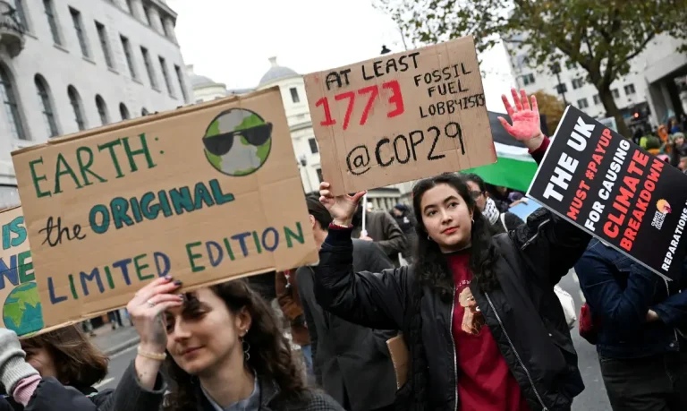 Protesto em Londres relacionado à Conferência das Nações Unidas sobre Mudanças Climáticas (COP29) 
16/11/2024
REUTERS/Chris J. Ratcliffe