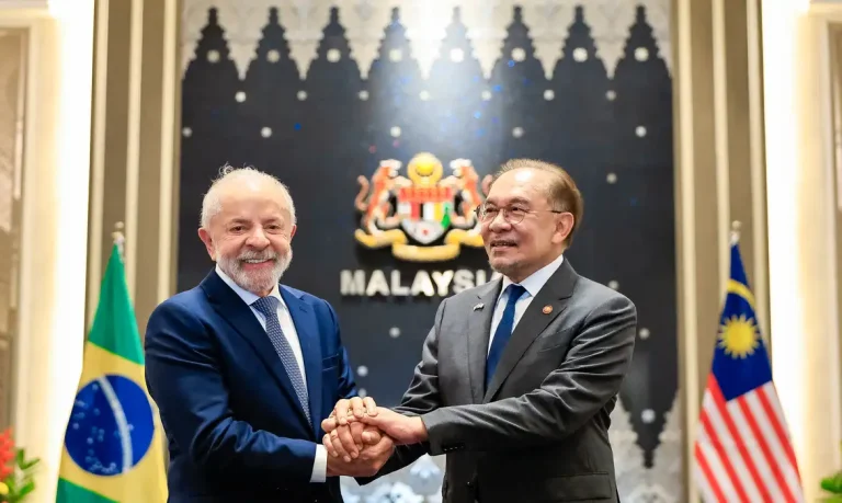 Putrajaya, 25/10/2025 - Presidente da República, Luiz Inácio Lula da Silva, durante reunião restrita com o Primeiro-Ministro da Malásia, Anwar Ibrahimi, no Palácio de Governo (Perdana Putra). Foto: Ricardo Stuckert/PR
