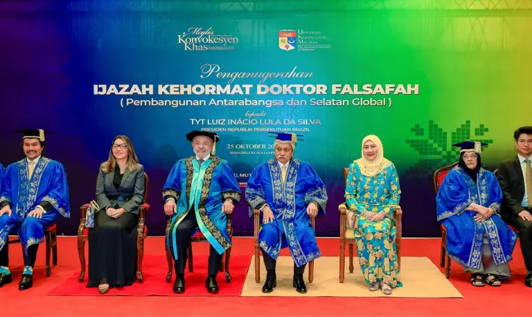 Kuala Lumpur, 25/10/2025 - Presidente da República, Luiz Inácio Lula da Silva, durante cerimônia de outorga do título de doutor “honoris causa” em Desenvolvimento Internacional e Sul Global, concedido pela Universidade Nacional da Malásia. Foto: Ricardo Stuckert/PR