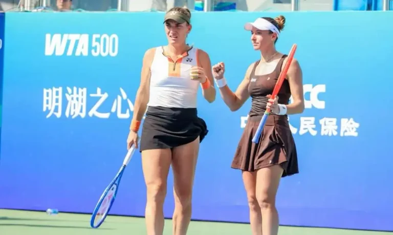 Luisa Stefani e Timea Babos avançam às semifinais do WTA 500 de Ningbo, em 16/10/2025