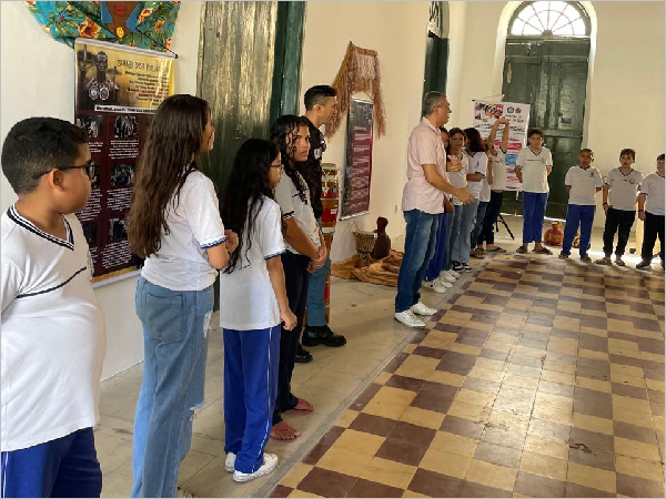 A exposição segue aberta ao público até o dia 29, oferecendo uma imersão na cultura afro-brasileira e no universo da capoeira