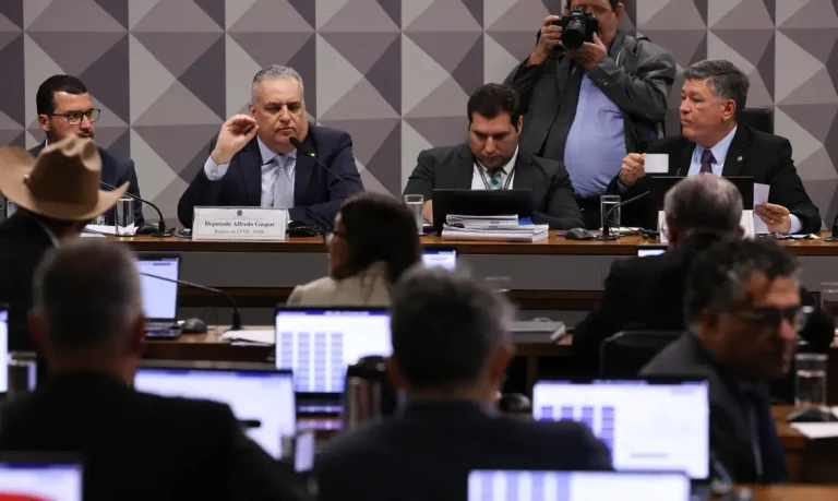 Brasília (DF), 17/09/2025  - Reunião da Comissão Parlamentar Mista de Inquérito (CPMI) do INSS  para tomar  depoimento do e o presidente da Amar Brasil Clube de Benefícios (ABCB), Américo Monte Júnior. Foto: Lula Marques/Agência Brasil.