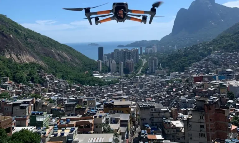 Vídeos de drones incrementam turismo em comunidades cariocas. Foto: Divulgação/Na Favela Drone