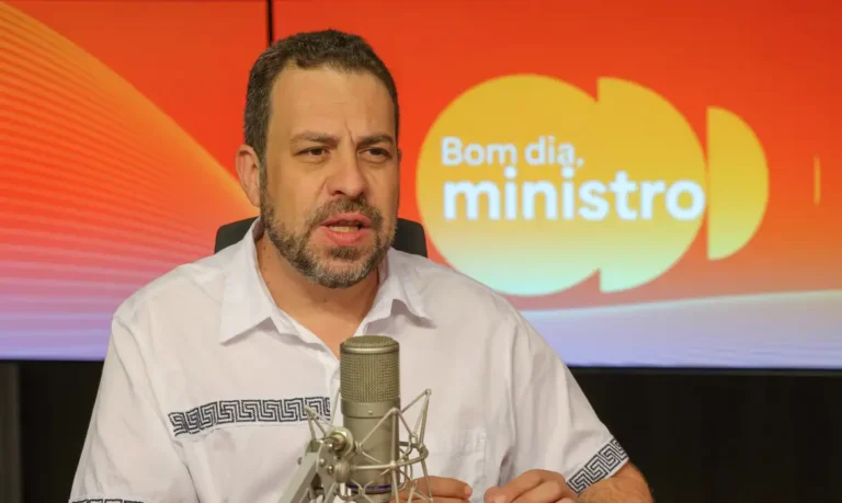 Brasília (DF) 21/01/2026 - O ministro da Secretaria-Geral da Presidência, Guilherme Boulos, participa do programa Bom Dia, Ministro  Foto: Fabio Rodrigues-Pozzebom/ Agência Brasil