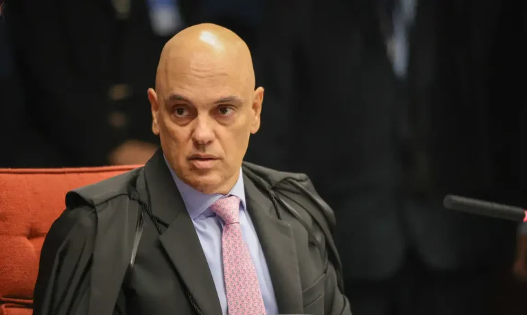 Brasília (DF) 09/09/2025 - O ministro relator Alexandre de Moraes durante sessão da Primeira Turma do  Supremo Tribunal Federal (STF) que retoma o julgamento dos réus do Núcleo 1 da trama golpista  Foto: Fabio Rodrigues-Pozzebom/ Agência Brasil
