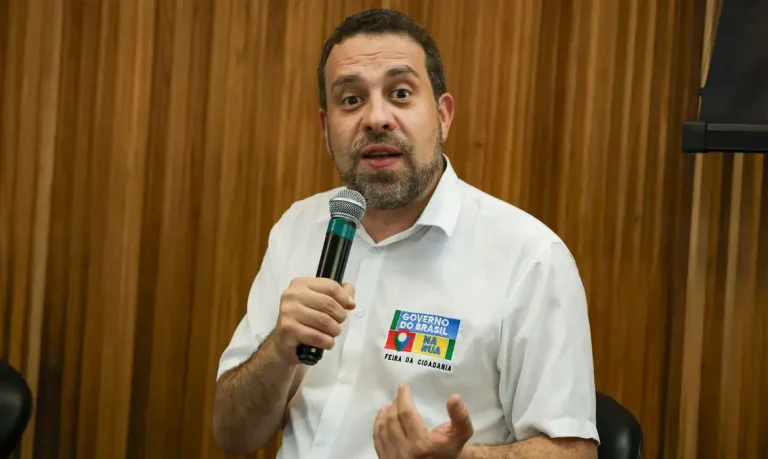 Rio de Janeiro (RJ), 20/03/2026 – O ministro-chefe da Secretaria-Geral da Presidência da República, Guilherme Boulos durante seminário que debate a saída do Brasil do Mapa da Fome, na Fundação Getúlio Vargas (FGV), na zona sul do Rio de Janeiro. Foto: Tomaz Silva/Agência Brasil
