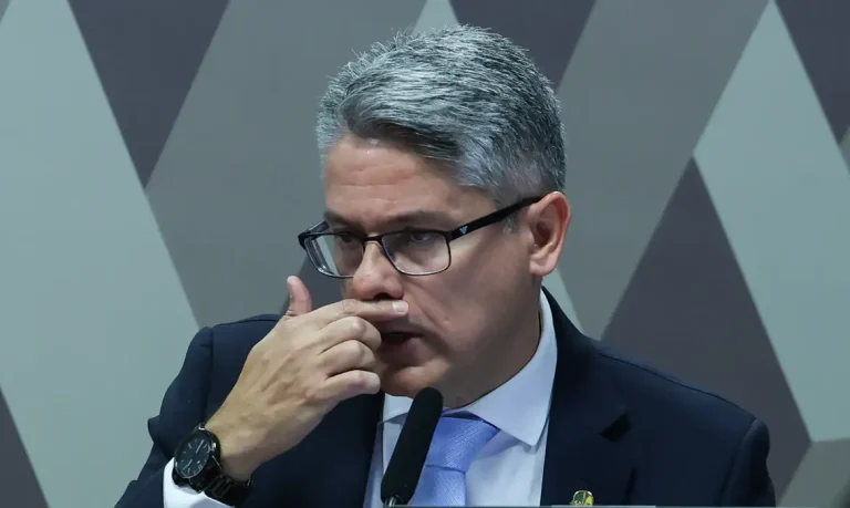 Brasília-DF – 14/04/2026 – CPI do Senado do Crime Organizado  durante leitura do parecer final do  relator da CPI, senador Alessandro Vieira.   Lula Marques/ Agência Brasil.