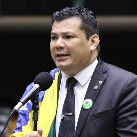 deputado-gilvan-da-federal-pl---es-1744214115297_v2_450x450.jpg