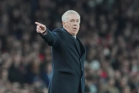 o-tecnico-carlo-ancelotti-do-real-madrid-na-partida-de-ida-das-quartas-de-final-da-liga-dos-campeoes-2722766-article.webp