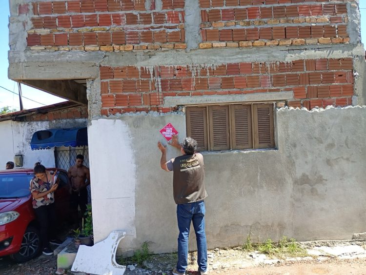 Obra irregular no Passo da Pátria em Natal | Crédito: Fiscalização Semubr