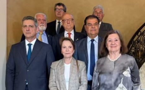 Comitiva de senadores foram recebidos pela embaixadora do Brasil nos EUA, Maria Luiza Viotti; na imagem, falta apenas Carlos Viana, que também integra o grupo Foto: @agenciasenado via Instagram