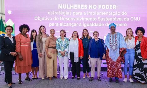 Brasília (DF), 14.11.2023 - O Ministério das Mulheres realiza, no Palácio do Planalto, o evento Mulheres no Poder: Estratégias para Implementação do Objetivo de Desenvolvimento Sustentável da ONU para Alcançar a Igualdade de Gênero. Participam do encontro a ministra das Mulheres, Cida Gonçalves, a primeira-dama Janja Lula da Silva, a ex-presidente do Chile Michelle Bachelet Foto: Claudio Kbene/PR