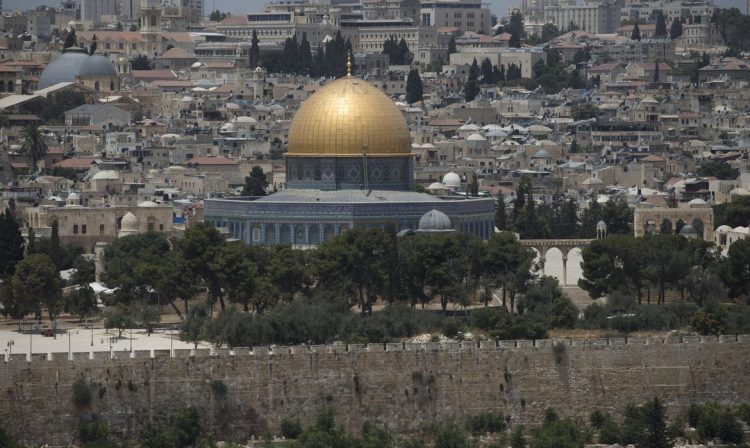 Vista aérea da Esplanada das Mesquitas, em Jerusalém. O local, que abriga o Muro das Lamentações e a Mesquita de Al Aqsa é sagrado para muçulmanos, judeus e cristãos.