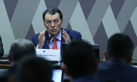 Brasília (DF) 07/11/2023 Senador Eduardo Braga durante leitura do seu relatório da PEC sobre a  reforma tributária na CCJ do senado. Foto Lula Marques/ Agência Brasil