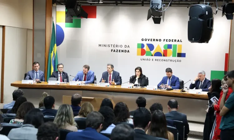 Brasília (DF), 22/05/2025 - O ministro da Fazenda, Fernando Haddad, e a ministra do Planejamento e Orçamento, Simone Tebet, durante divulgação dos dados do Relatório de Avaliação de Receitas e Despesas Primárias do 2º bimestre de 2025. Foto: Valter Campanato/Agência Brasil